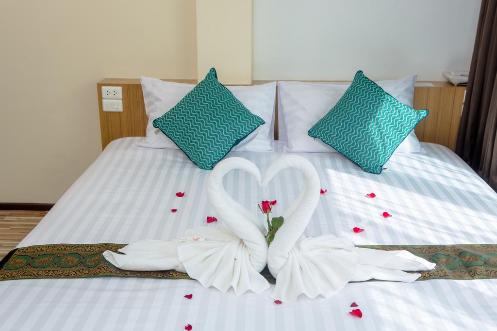 Patong Landmark Hotel Room photo