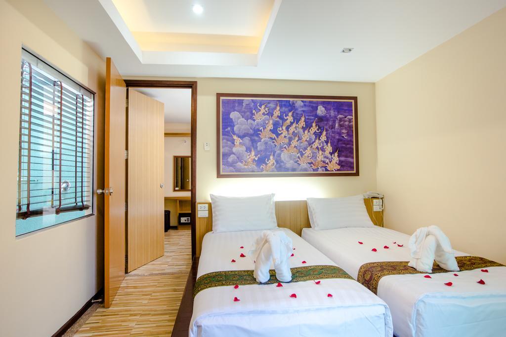 Patong Landmark Hotel Room photo
